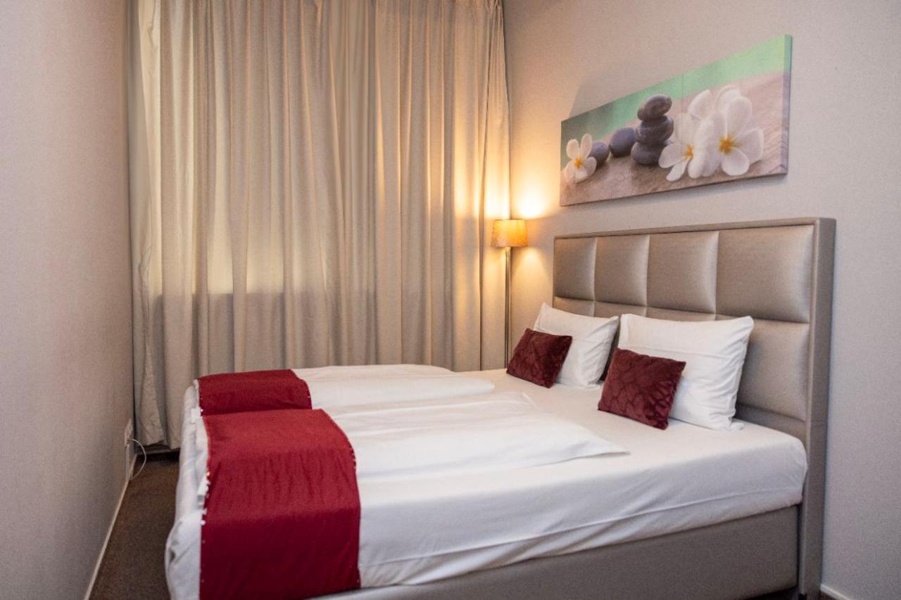 Twinhof Hotel Hamburg Bagian luar foto